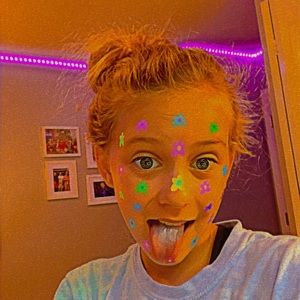 Meet your Posher, Avery